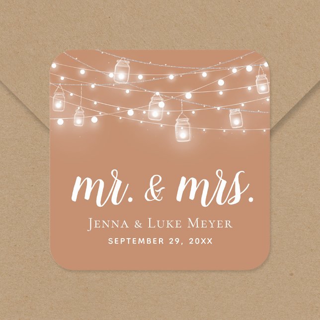 Rustic String Lights Mr. und Mrs. Wedding Monogram Quadratischer Aufkleber (Von Creator hochgeladen)