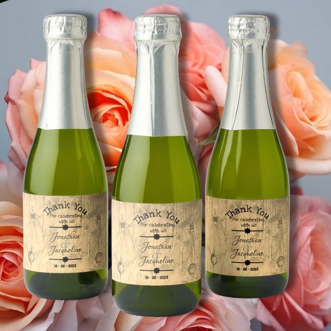 Rustic Vielen Dank für einfache SkriptWedding Mini (Black and soft warm gold - Rustic "Thank You For Celebrating With Us" Mini Sparkling Wine Labels.)
