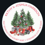 Rustic Vintage Christmas Trees Packages Adresse Runder Aufkleber<br><div class="desc">Vintage rustikale Weihnachtsbäume umgeben von hellen Packungen in rot-schwarz-weiß Büffel Karo. Personalisieren Sie mit Ihrem eigenen Namen und Ihrer eigenen Adresse. Wenn Sie Hilfe bei der Personalisierung benötigen,  zögern Sie bitte nicht,  mich über meinen Laden zu kontaktieren. Ich antworte innerhalb von 1-3 Stunden.</div>