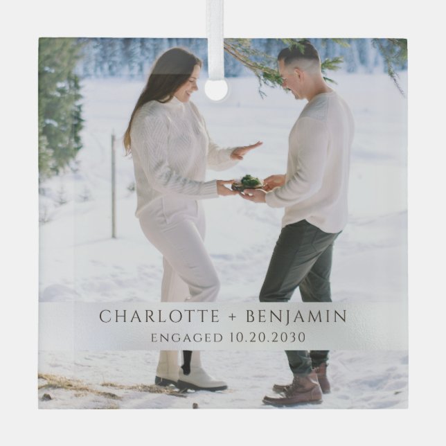 Rustic Winter Snow Engagement Photo Ornament Aus Glas (Vorderseite)