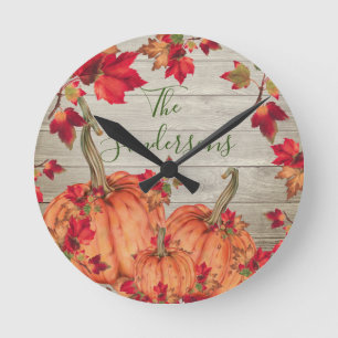 Rustic Wood Autumn Orange Pumpkins Fall Leaves Runde Wanduhr