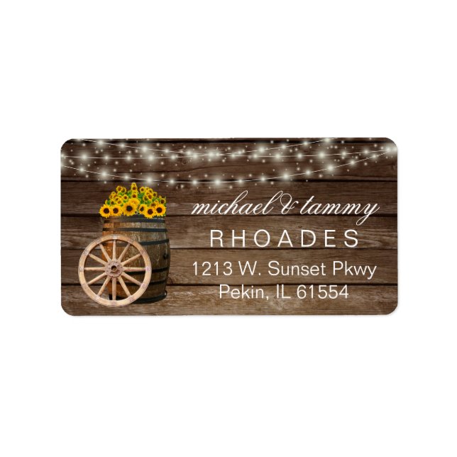 Rustic Wood Barrel and Country Sunflowers Adressaufkleber (Vorne)
