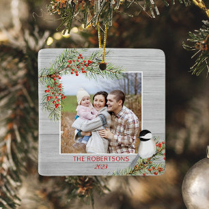 Rustic Wood Christmas Family Foto Chickadee Keramikornament
