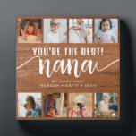Rustic Wood Custom Foto Sie sind die beste Nana Fotoplatte<br><div class="desc">Eine moderne und schicke Collage-Plakette aus Foto,  die mit acht individuellen Fotos und einem Kalligraphie-Script-Schriftart "nana" im rustikalen Holzhintergrund als Geschenk für Ihre Nana entworfen wurde. (Foto mit freundlicher Genehmigung von Unsplash. Bitte ersetzen Sie es mit Ihrem eigenen.)</div>