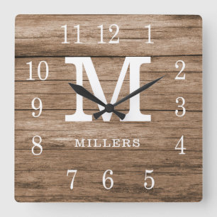 Rustic Wood Farmhouse Family Name Custom Monogram Quadratische Wanduhr