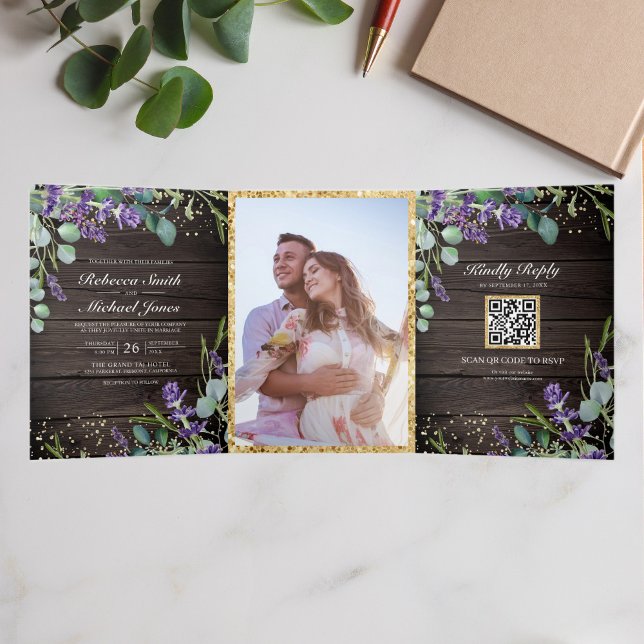 Rustic Wood Lavender Eucalyptus QR Code Wedding Dreifach Gefaltete Einladung (Von Creator hochgeladen)