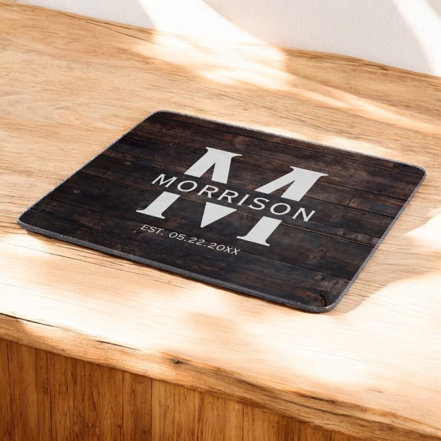Rustic Wood Monogram Familienname Vintag Schneidebrett (Von Creator hochgeladen)