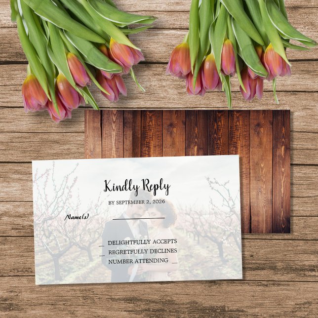 Rustic wood photo Wedding budget RSVP Begleitkarte (Rustic wood photo Wedding budget RSVP Enclosure Card. For your rustic country wedding,)