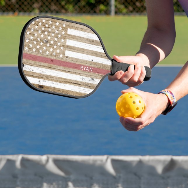 Rustic Wood Thin Red Line Patriotic USA Flag Pickleball Schläger (InSitu)