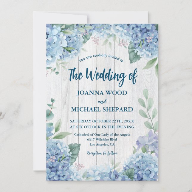 Rustic Wood White Blue Hydrangea Wedding Einladung (Vorderseite)