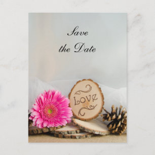 Rustikal rosa Daisy Woodland Wedding Save the Date Ankündigungspostkarte