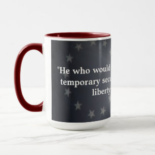 Rustikale amerikanische Flagge mit Benjamin Frankl Tasse