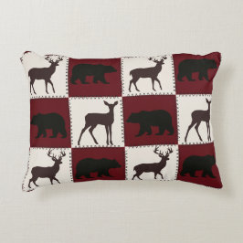 Rustikale Bären- und Hirschplätze, dunkelrote und  Dekokissen