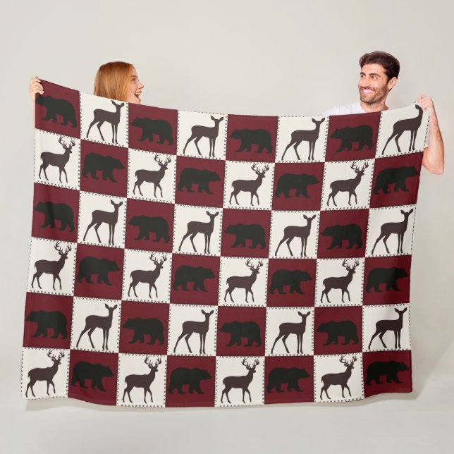 Rustikale Bären- und Hirschplätze, dunkelrote und  Fleecedecke (Beispiel)