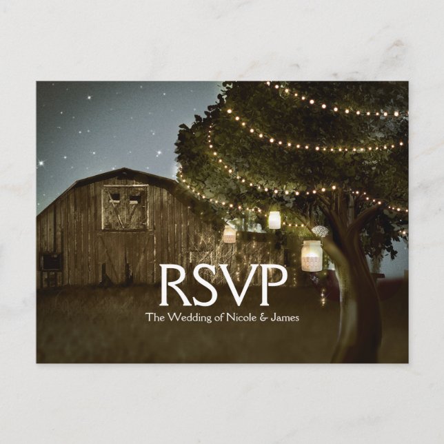 Rustikale Barn & Tree Lights Hochzeit RSVP-Karte Einladungspostkarte (Vorderseite)