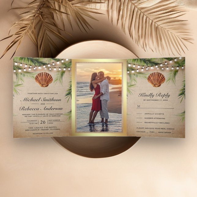 Rustikale Burlap Tropical Palm Leaf Seashell Weddi Dreifach Gefaltete Einladung (Von Creator hochgeladen)