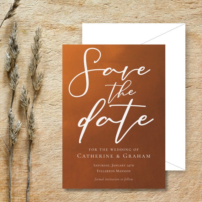 Rustikale Burnt Orange Typografy Herbsthochzeit Save The Date (Von Creator hochgeladen)