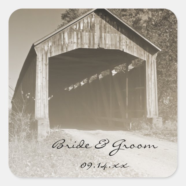 Rustikale Covered Bridge Wedding Quadratischer Aufkleber (Vorderseite)