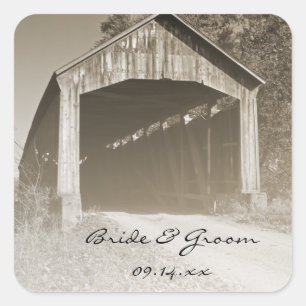 Rustikale Covered Bridge Wedding Quadratischer Aufkleber