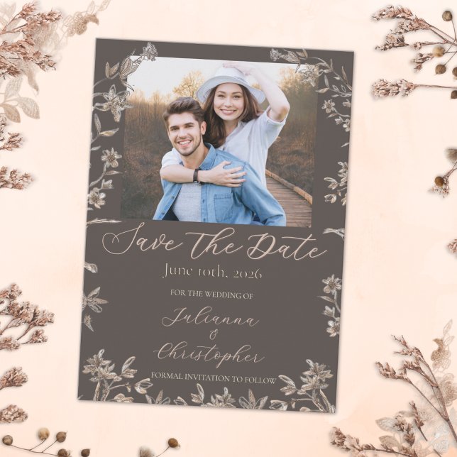 Rustikale Elegante Wildblumen Mocha Script Foto Save The Date (Von Creator hochgeladen)