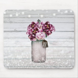 Rustikale Eleganz Holz und Burgunderrote Blumen im Mousepad
