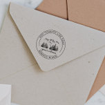 Rustikale Forest Mountain Sketch Rücksendeadresse Permastempel<br><div class="desc">Diese benutzerdefinierte Rücksendeadresse Adresse Briefmarke fügt eine auffällige Ergänzung zu allen Schneckenpost, die Ihr Haus verlasse. Fügen Sie diesem Design Ihre benutzerdefinierte Formulierung hinzu, indem Sie die "Diese Vorlage bearbeiten"-Felder auf der rechten Seite des Elements verwenden, oder klicken Sie auf die blaue Schaltfläche "Anpassen", um den Text anzuordnen, die Schriftart...</div>