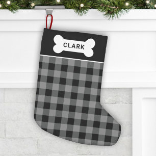 Rustikale graue und schwarze Buffalo-Karo-Hundekno Kleiner Weihnachtsstrumpf