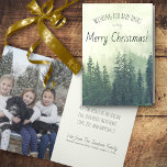 Rustikale grüne Pinienbäume Frohe Weihnachtszeit F Feiertagskarte<br><div class="desc">Diese Ferienkarte bietet eine rustikale Aquarelllandschaft mit einem Wald von grünen Pinien,  die von Nebel oder Nebel umgeben sind. Die Vorderseite der Karte lautet "Wünscht euch und eurem ein sehr frohes Weihnachtsfest. Im Inneren ist Platz für Ihr Foto,  eine kurze Note sowie Ihre Unterschrift. Perfekte Karte für Naturliebhaber.</div>