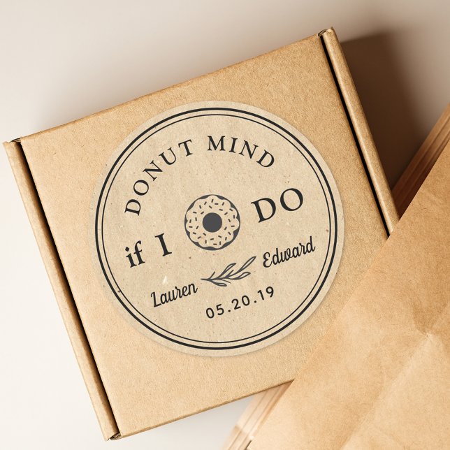 Rustikale Hand gezeichnet Donut Mind, wenn ich Kra Runder Aufkleber (Von Creator hochgeladen)