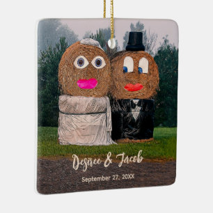 Rustikale Hay Bale Funny Brie and Groom Keramikornament