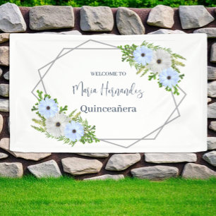 Rustikale hellblaue und weiße florale Quinceañera Banner