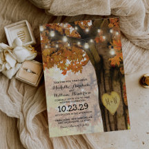 Rustikale Herbst-Hochzeit mit Lichterkette an eine