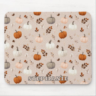 Rustikale Herbstpumpen und Herbstlaub Mousepad
