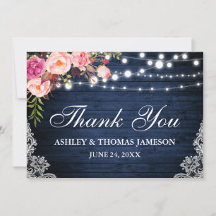 Rustikale Hochzeit blaues Holz rosa Blumenleuchten Dankeskarte