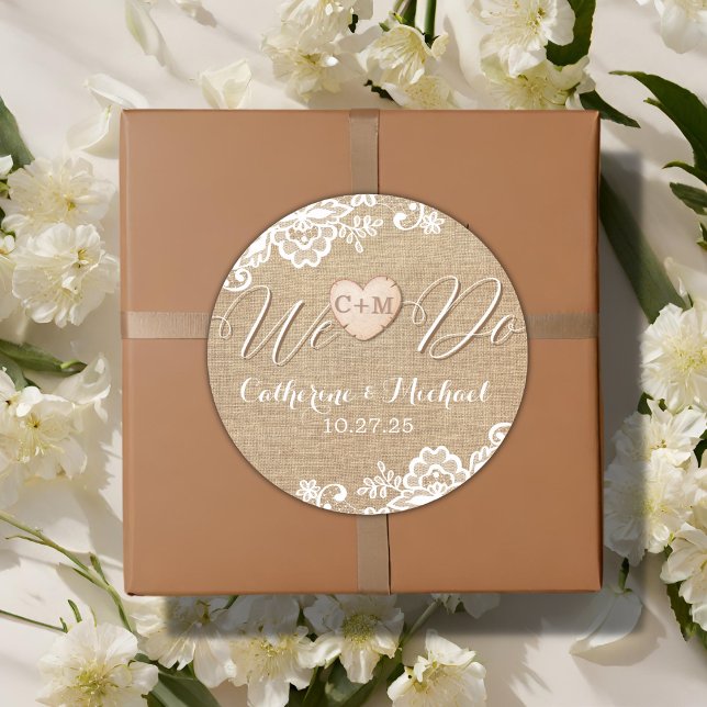 Rustikale Hochzeit in Burlap und Lace Runder Aufkleber (Von Creator hochgeladen)