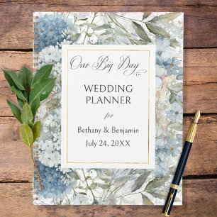 Rustikale Hochzeit mit blauer Flora Planer