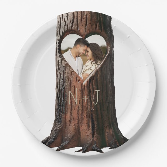 Rustikale Hochzeit mit Carved Heart Tree Pappteller (Vorderseite)