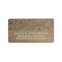 Rustikale Hochzeit mit eingravierten Holz-Blume