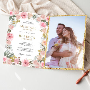 Rustikale Hochzeit mit rosa und goldenen Blumen un Einladung