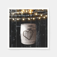 Rustikale Hochzeit mit schwarzem Holz