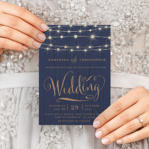 Rustikale Hochzeit von blauem Holz und String Ligh Einladung
