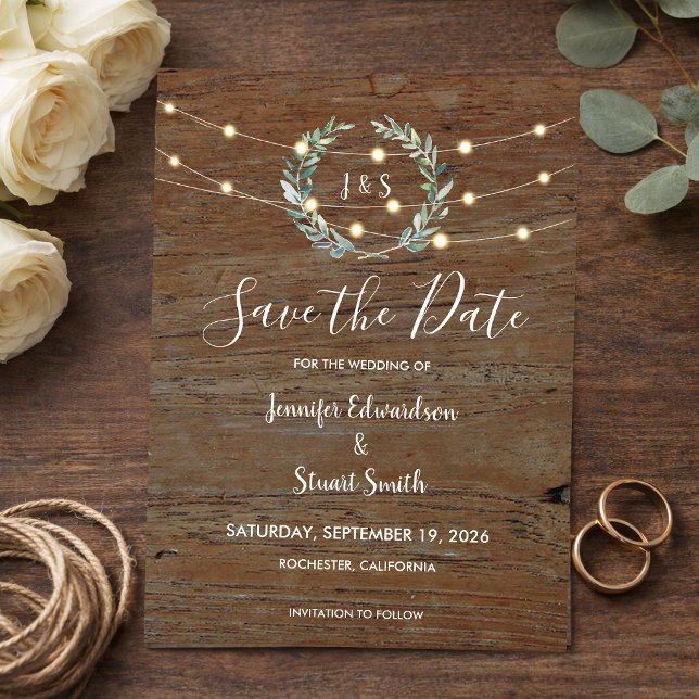 Rustikale Holz-Lichterkette Save the Date Magneteinladung (Rustic wood string of lights Save the Date Magnetic Invitation. For your rustic country wedding.)