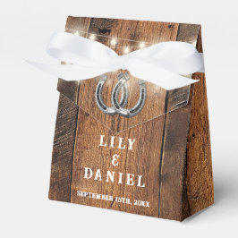 Rustikale Holz-Lichterketten mit Hufeisen für die  Geschenkschachtel