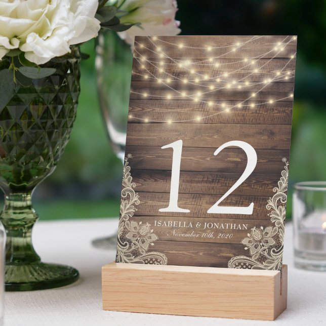Rustikale Holz- und Lichterketten | Spitze-Tischnu Einladung (Rustic Wood & String Lights | Lace Table Number)