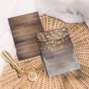 Rustikale Holz- und Lichterketten   Vintage-Spitze RSVP Karte