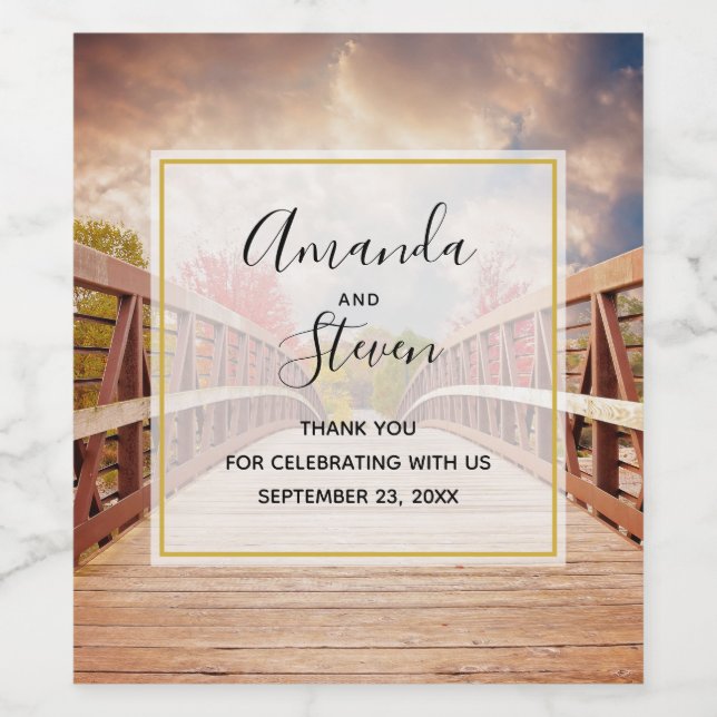 Rustikale Holzbrücke im Land dank Hochzeit Weinetikett (Einzelnes Label)