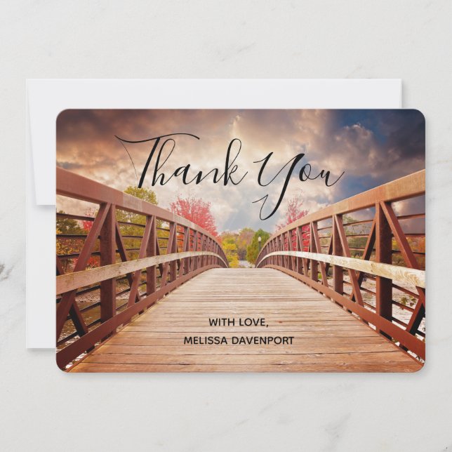 Rustikale Holzbrücke im Land Danke (Vorderseite)