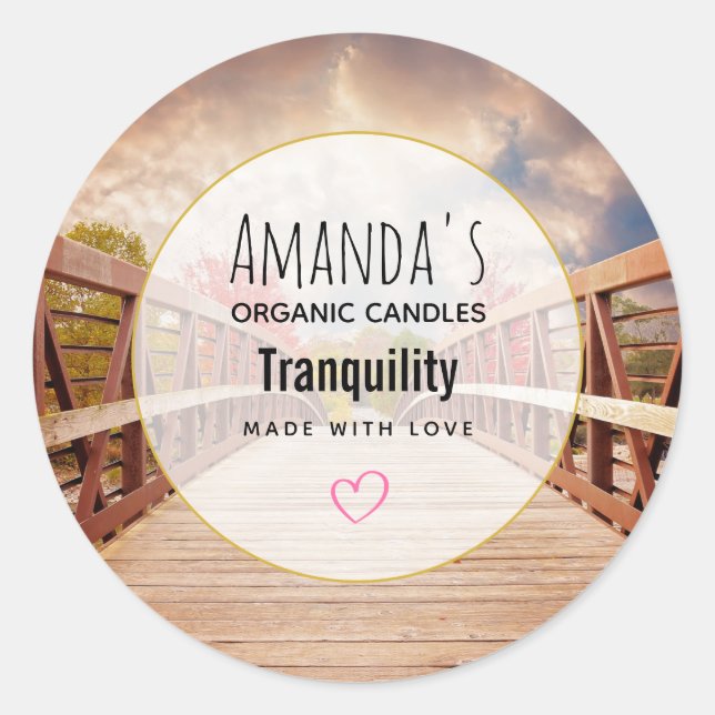 Rustikale Holzbrücke in der Seifenkapelle Runder Aufkleber (Vorderseite)