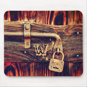 Rustikale hölzerne Tür mit antiker Mousepad