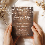 Rustikale Holzwinger-Lichter Pinselschrift Hochzei Save The Date<br><div class="desc">Rustikales Land Wood Twinkle Lights Hochzeit Foto Save the Date Karte. Für weitere Anpassungen klicken Sie bitte auf den Link "Weitere Anpassung" und verwenden Sie unser Design-Tool,  um diese Vorlage zu ändern.</div>